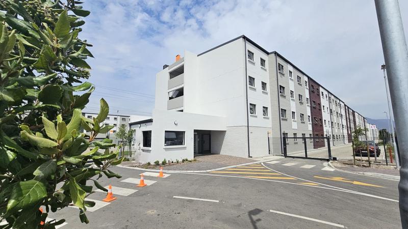 To Let 2 Bedroom Property for Rent in Goodwood Central Western Cape